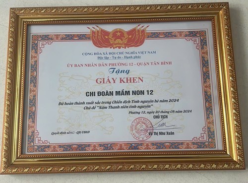 Chi đoàn mầm non 12 được ủy ban nhân dân phường 12 - quận tân bình khen tặng